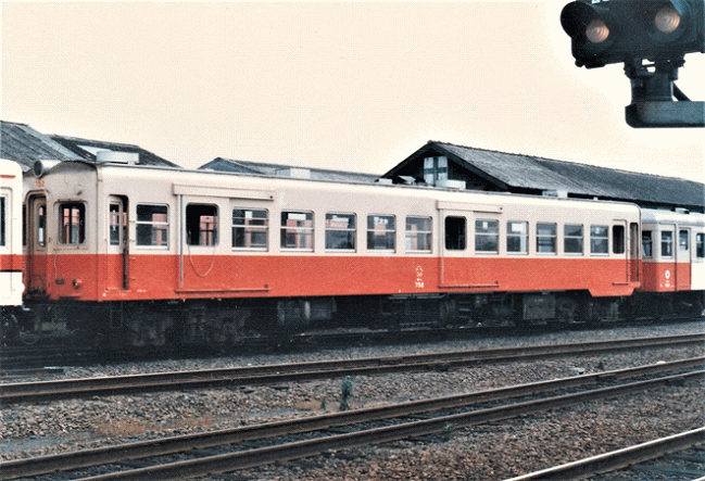 元小田急の御殿場線乗り入れ用だった1955年製のキハ752（1986年の水海道機関区）