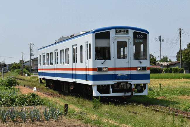 入地駅を発車した竜ケ崎行を撮影