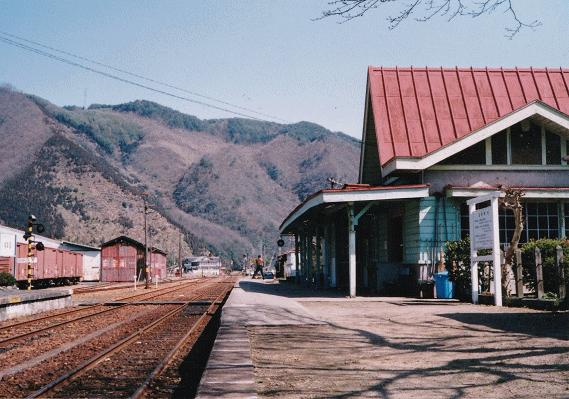廃止前の片上鉄道の吉ヶ原駅構内