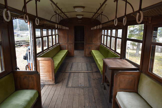 キハユニ51の車内