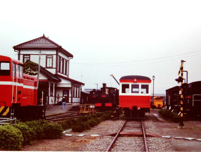 加悦駅舎と加悦駅の構内
