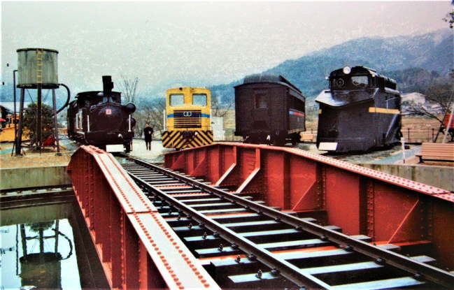 加悦SL広場に移設されたターンテーブルと給水塔