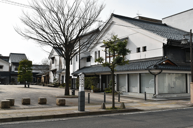 越前市の中心街に「蔵の辻」