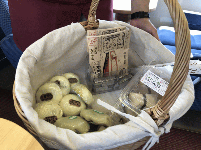 北信濃ワインバレー列車「のんびり号」の車内販売