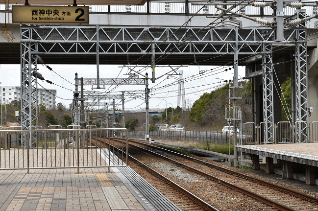 学園都市駅で撮影