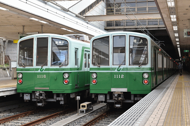 終点の西神中央駅ホーム