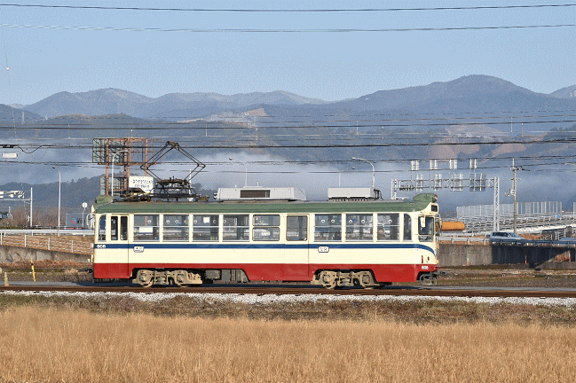 とさでん交通600形旧塗色車