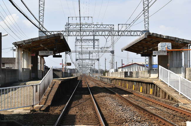漕代駅のホーム