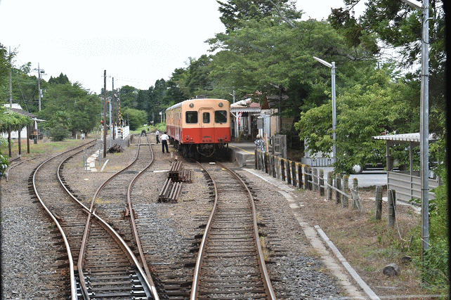 小湊鉄道の里見駅の構内