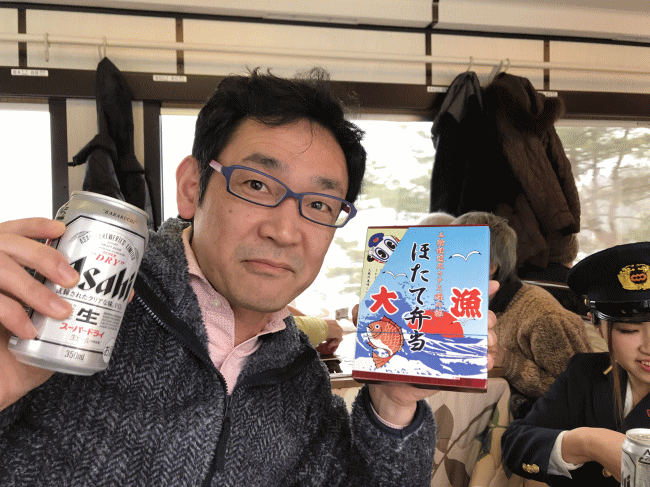 三陸鉄道のほたて弁当と車内販売のビール