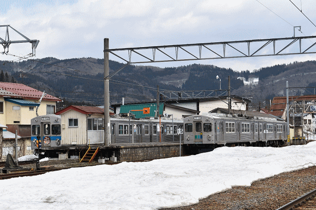 弘南鉄道大鰐駅ホーム