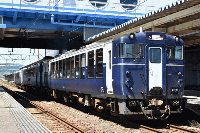 直江津駅の越乃シュクラ