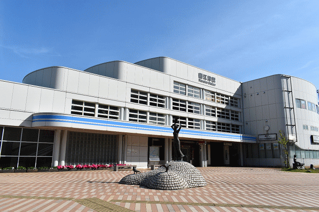 直江津駅の駅舎