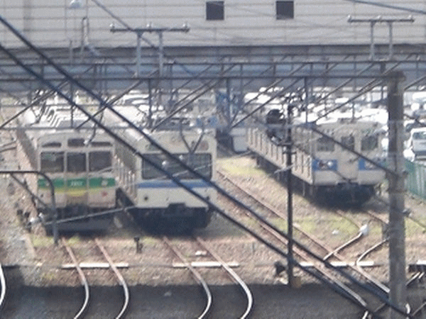 熊谷ロイヤルホテルすずきの本館から見た秩父鉄道