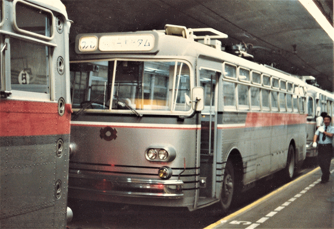 関電トンネルトロリーバス１００型