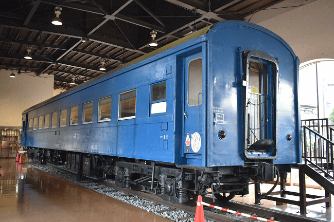 SL「キューロク館」のスハフ4425