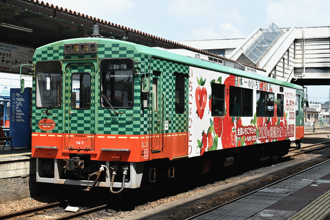 モオカ14-7はセミクロスシート