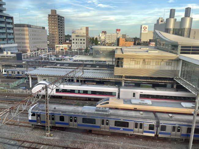 ライフイン勝田駅西からのトレインビュー