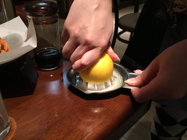 レモン生絞りサービスの「グリーン車」