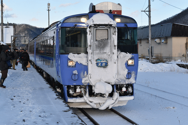 丸瀬布に臨時停車した特急「大雪4号」
