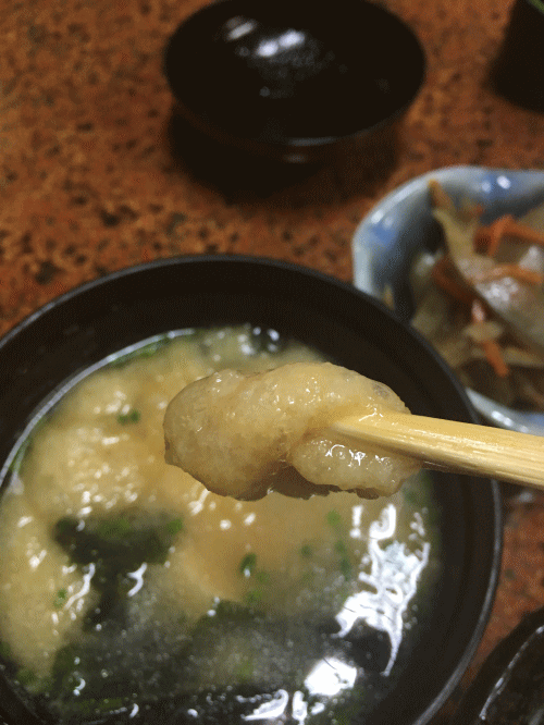 酒鮮の宿まるやすの朝食の味噌汁
