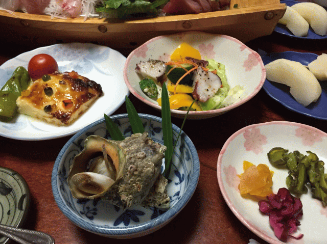 磯崎荘のサザエのつぼ焼きなど