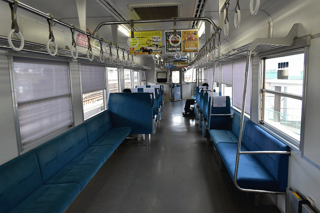 MR-620号の車内
