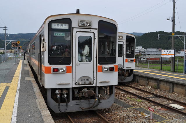 伊勢奥津行にて、名松線上下列車