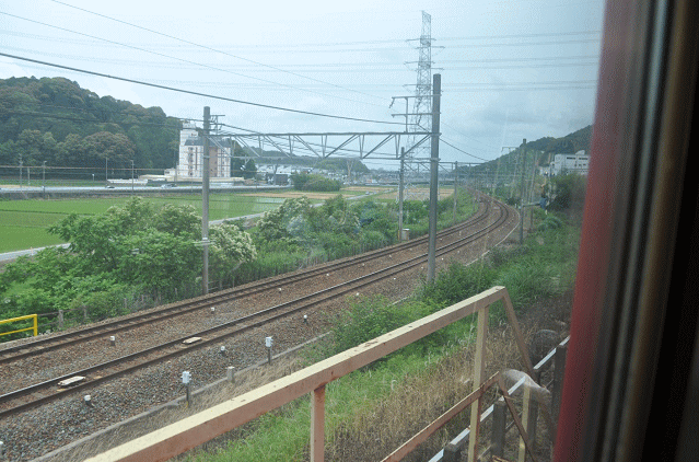 舞木検査場への引き込み線へ入線