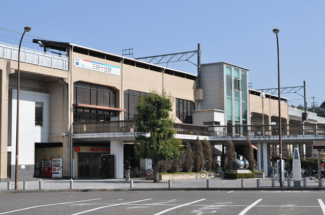 三好ヶ丘駅の外観