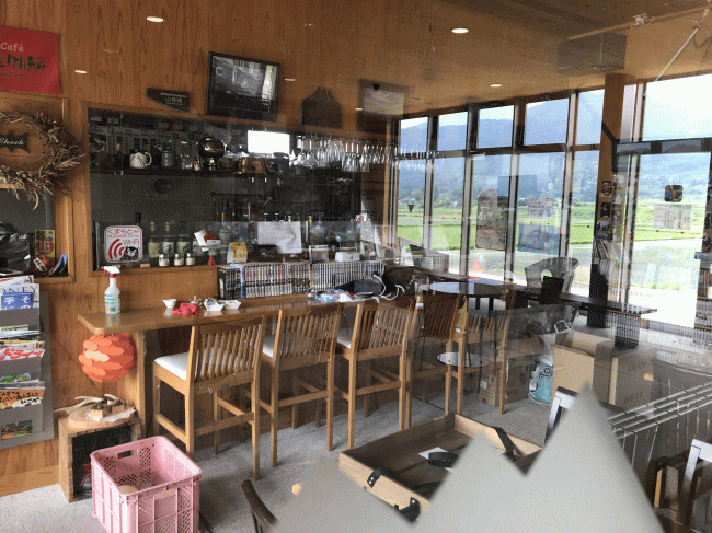 駅カフェ?利伽羅の店内