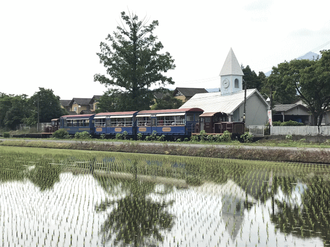 阿蘇白川駅とトロッコ列車
