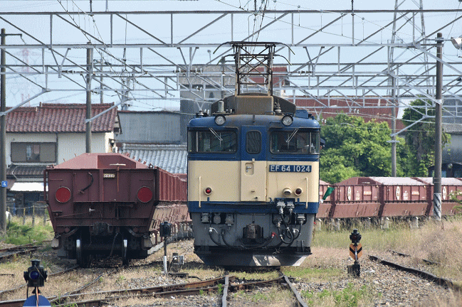 美濃赤坂駅のEF64