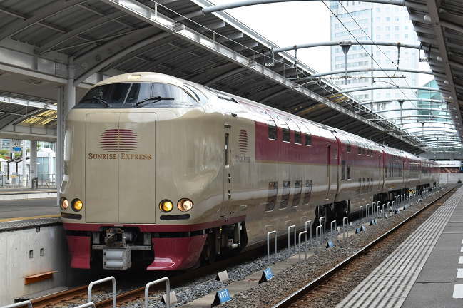 高松駅のサンライズ瀬戸