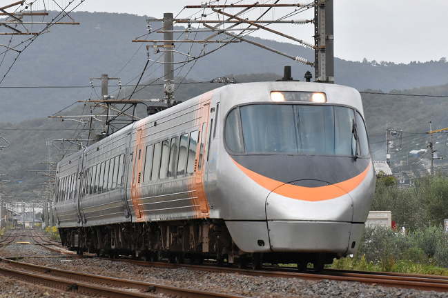 特急いしづち（端岡百福橋）