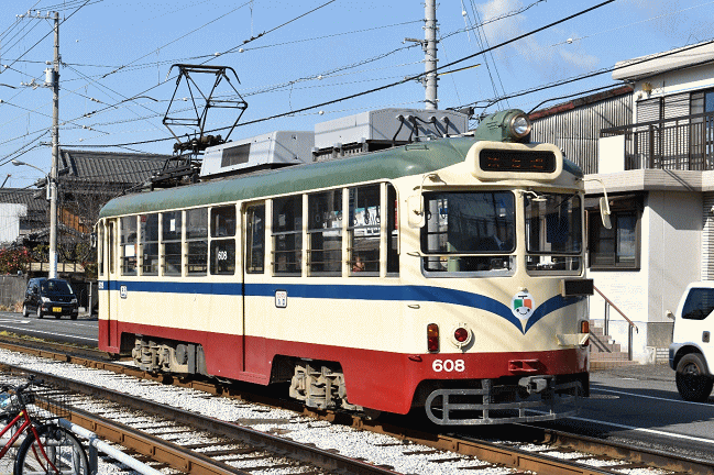 とさでん交通608号