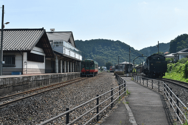 茂木駅の駅構内
