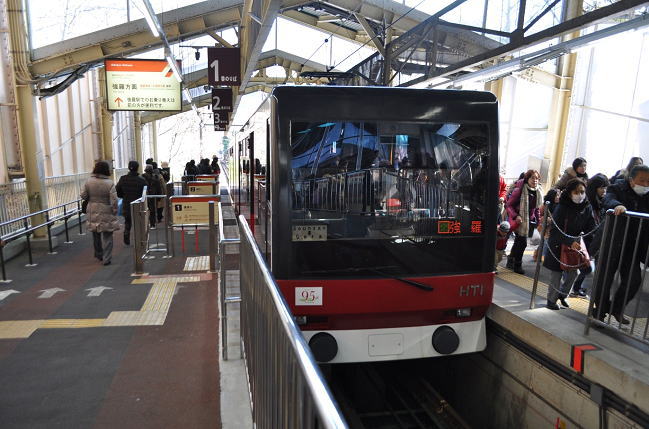 早雲山駅のケーブルカー