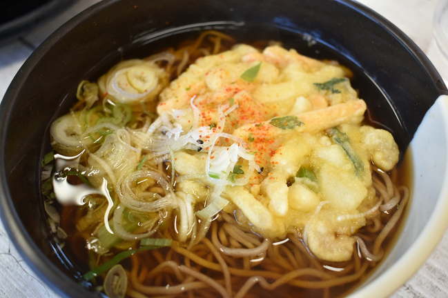 特上かき揚げそば(黒姫駅)