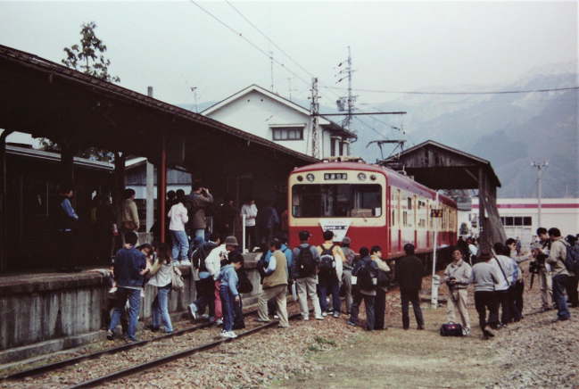 最終日の終点木島駅