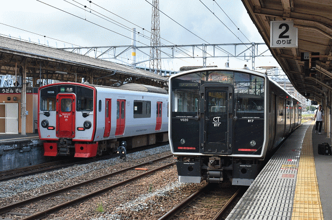 鳥栖駅の817系電車