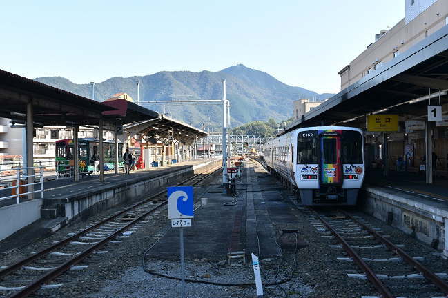 宇和島駅に到着した特急宇和海