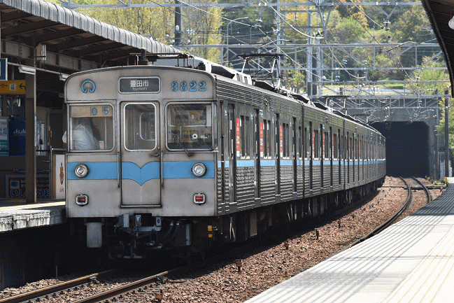 3000形22号編成（三好ケ丘駅）