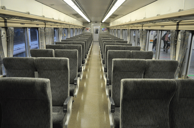 ムーンライトながらの車内