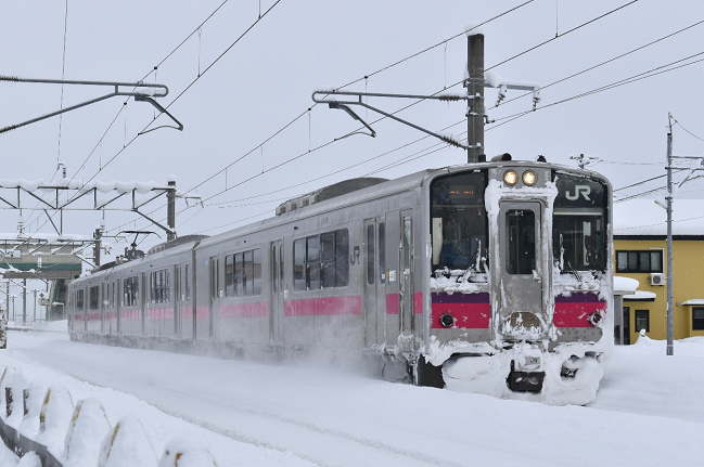 701系弘前行き（撫牛子駅付近）