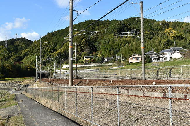 千早口駅から約500ｍ歩いた地点が撮影地