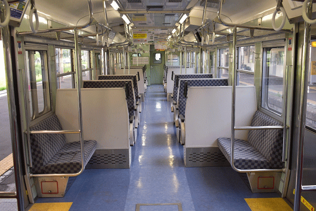 しなの鉄道の115系車内