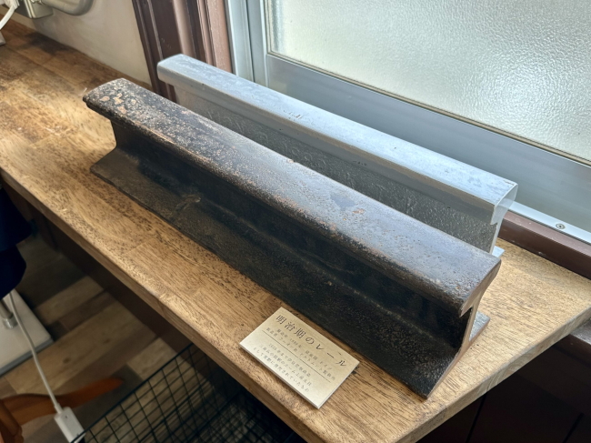 駅舎カフェの古いレール