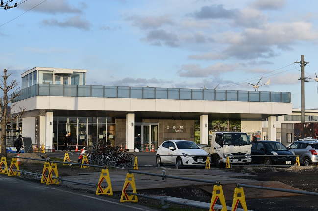 新築された男鹿駅舎
