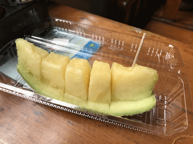 延命の里で購入したメロン